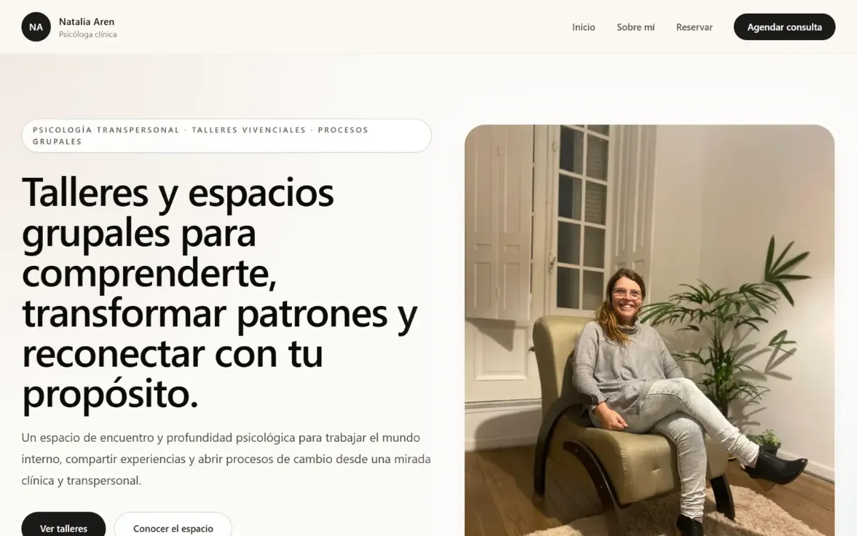 Portada del sitio de Natalia Arén, con el acceso a reservar turno